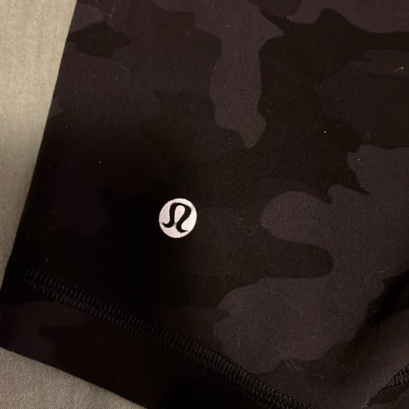Lululemon Wunder Train Hi Rise Short Size 4 - 3” inseam Black Camo - Picture 5 of 6